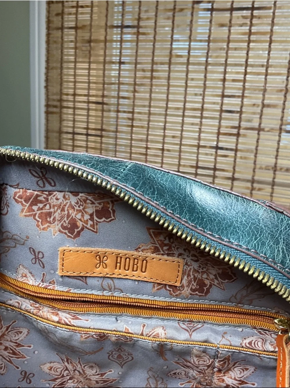 Hobo International Beckon Leather Half Moon Shoulder Bag Green Retro Elegant - Picture 9 of 10